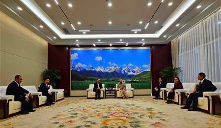 武威職業(yè)學(xué)院教學(xué)醫(yī)院揭牌儀式在甘肅省武威腫瘤醫(yī)院舉行